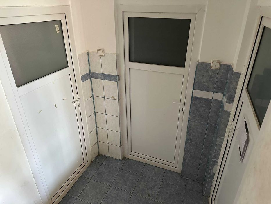 De inchiriat spațiu comercial în centrul comunei Vadul Săpat