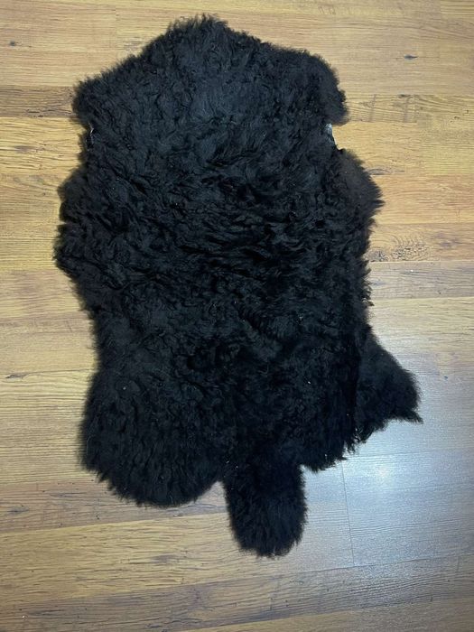 Обработени агнешки кожи