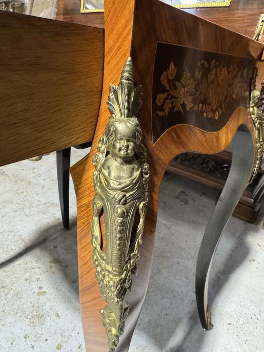 Masuta de machiaj, ludovic XV, cu filee, intarsii si ornamente bronz