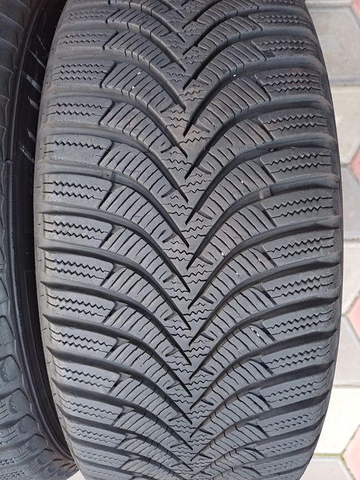 Vând 4 anvelope de iarna 205 55 r16 HANKOOK foarte bune