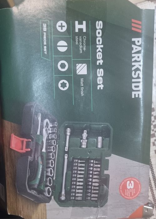 Trusa de scule ,tubulare,imbusi,,surubelnita set nou nefolosite.