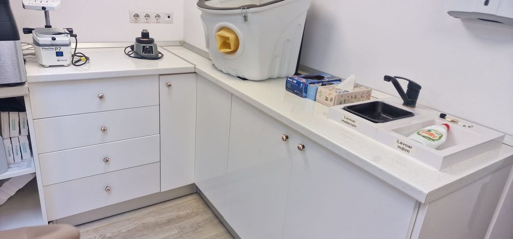 Echipamente tehnică – mașină frezat, scanner, imprimantă 3D, mobilier