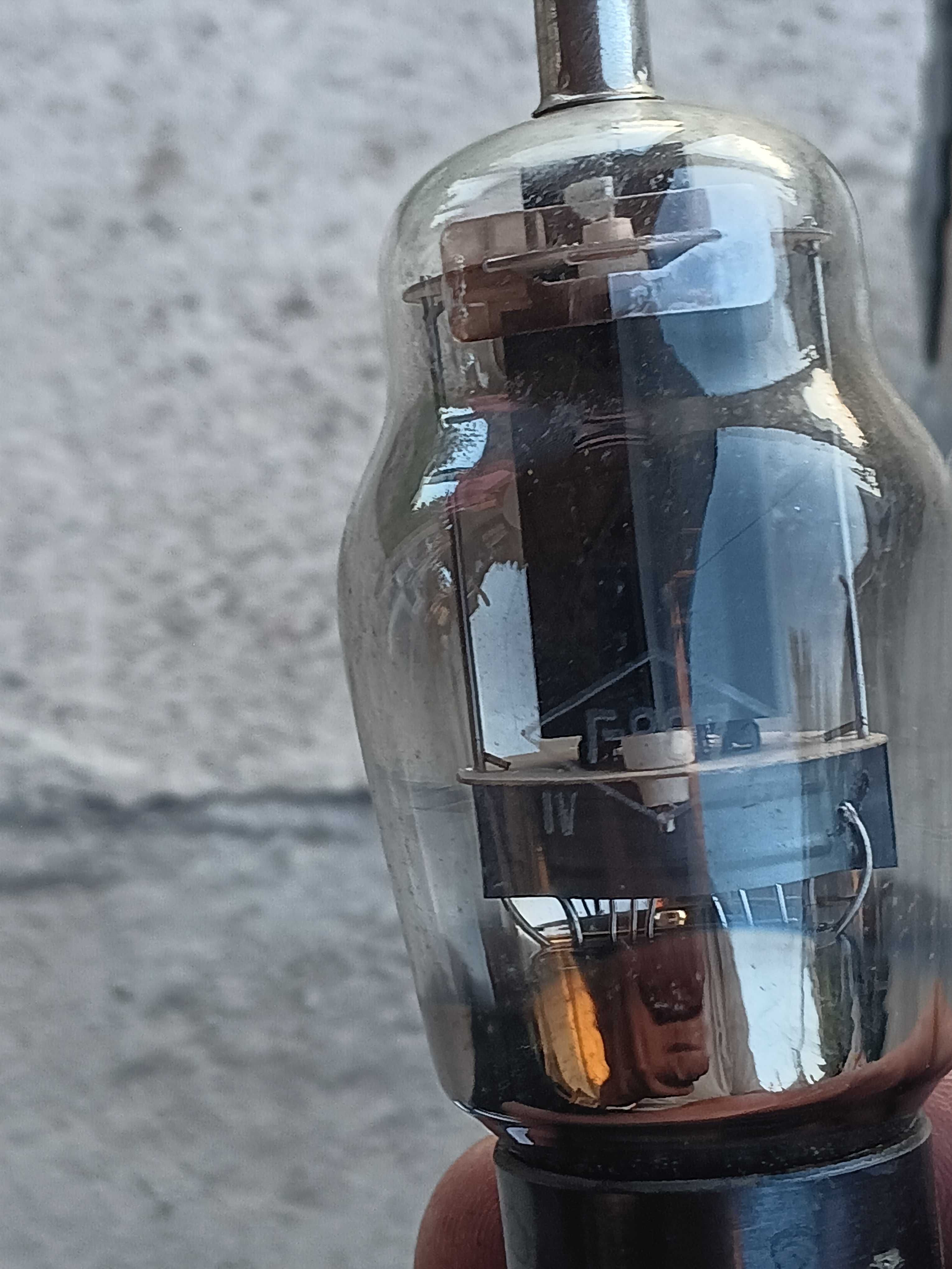 Радио лампи руски