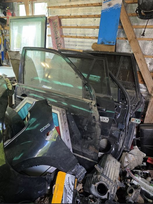 Piese suzuki grand vitara 1.9 ddis(uşi, aripi,injectoare,pompe, etc)