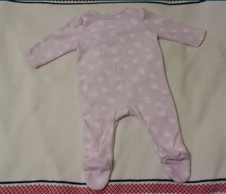 Снежно бели ромпърчета със Зайчето Питър и един розов с мече - 3-6 мес