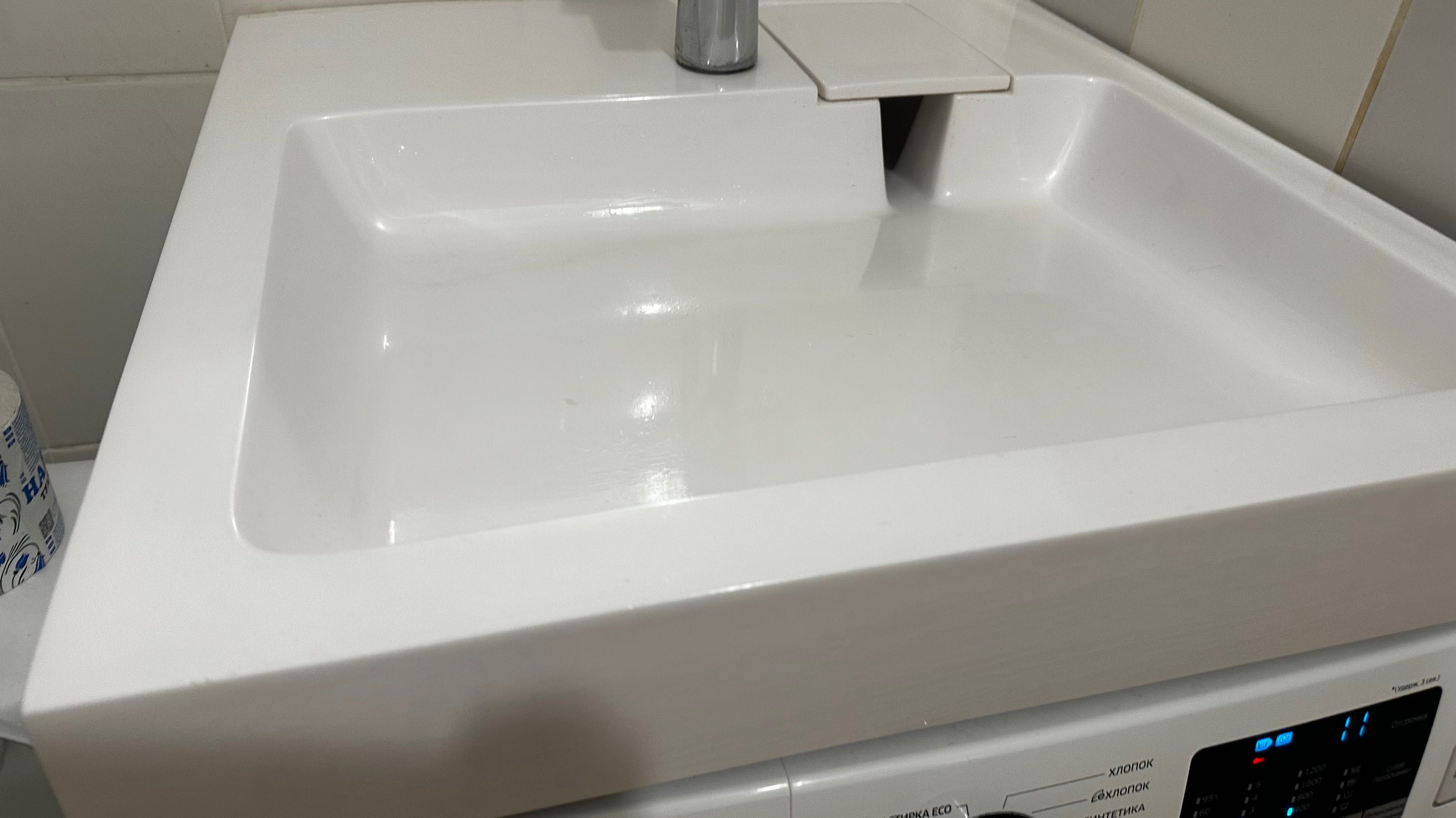 Ванна и раковина под стиралка
