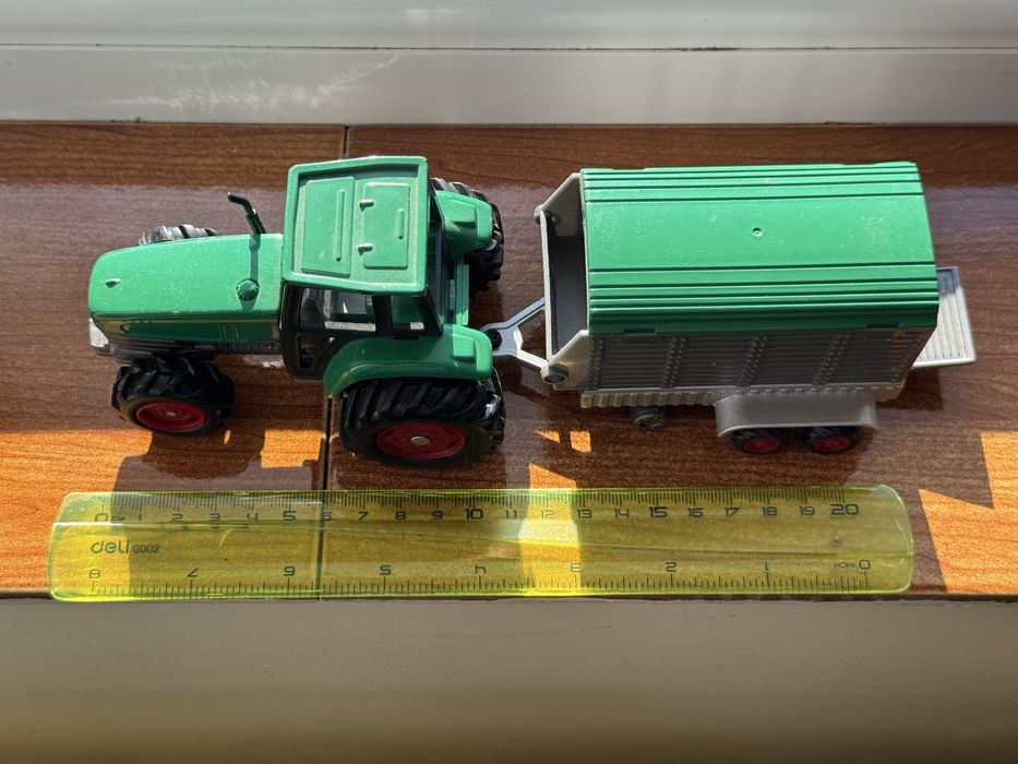 Macheta auto 1/32 tractor cu remorca