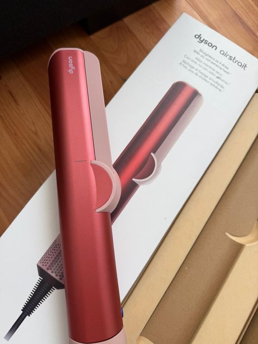 Dyson Airstrait Nou