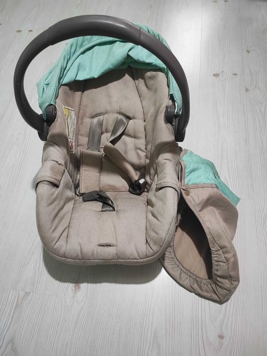 Продавам столче за кола (кошница) от 0 до 10 кг марка lorelli