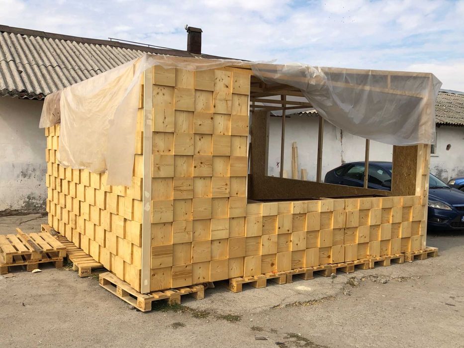 Stand exterior sau interior 5x5m sau 5x2.5m ideal pentru evenimente