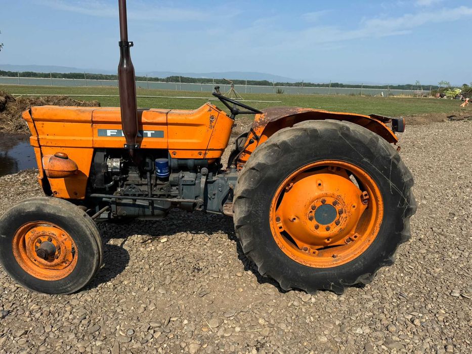 Tractoras Italia Tractor Fiat 450 3 cilindri 45CP Fiat 250 recent adus