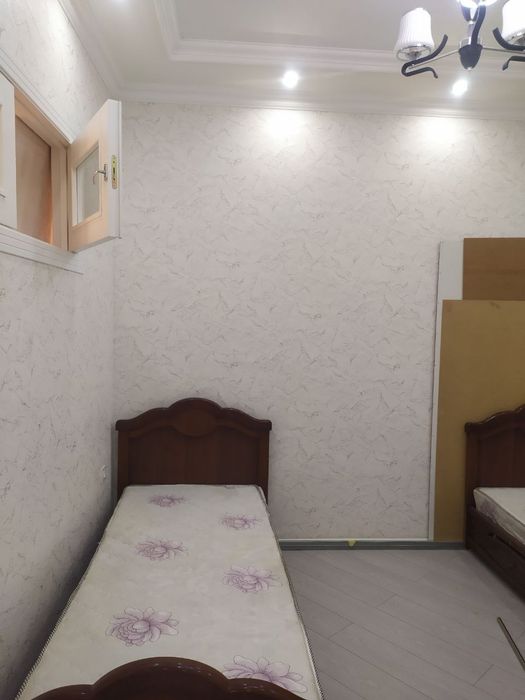 Vagzal qizil dom yaxshi oilaga beriladi. 3xonali yangi dom.