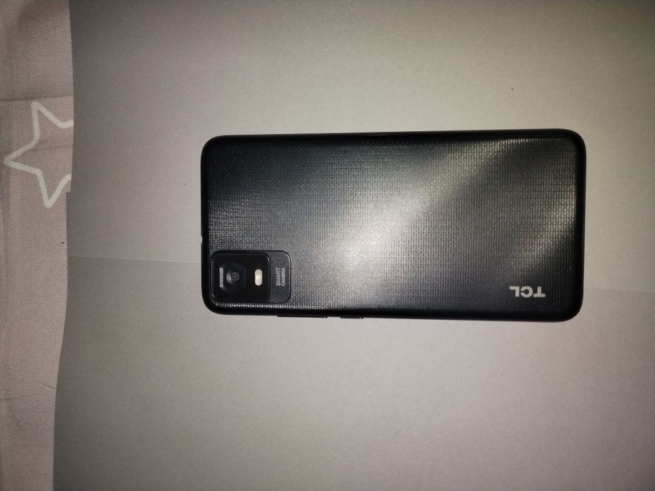 Vând telefon TCL 403 NOU