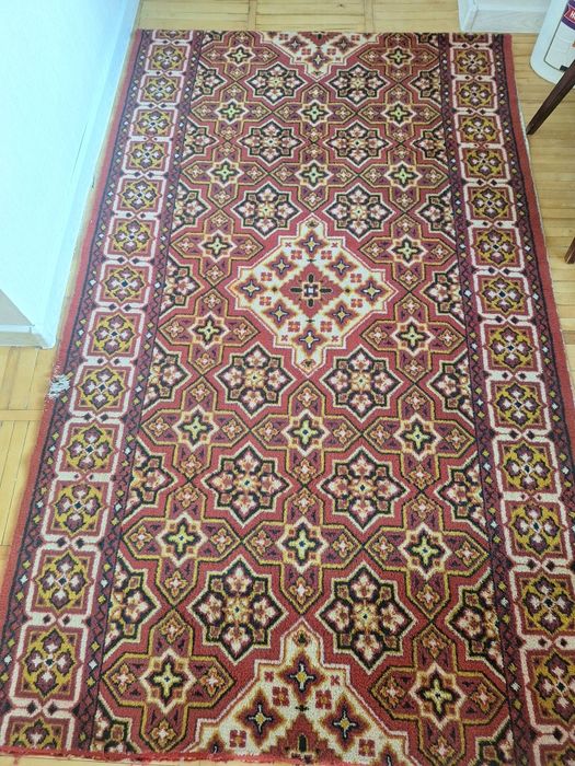 Продаются шерстяные ковры в хорошем состоянии