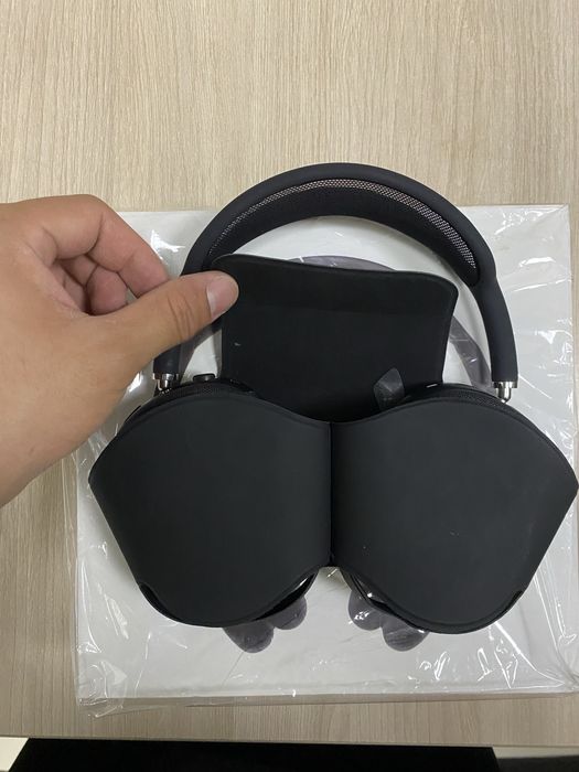 AirPods Max