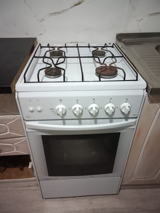 рабочий газ с 4 конфорками