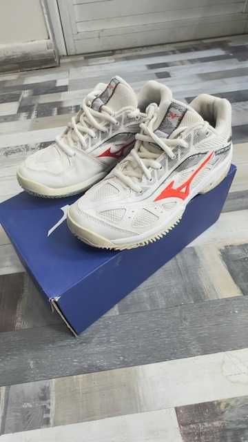 Детски унисекс тенис маратонки Mizuno Breakshot 3 Jr Cc