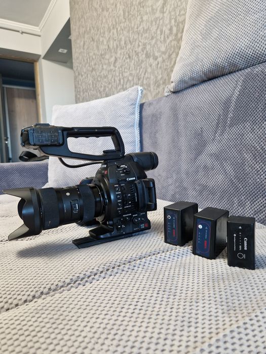 Vând camera c100 mk2 cu obiectiv Sigma Art 18-35 mm F1,8 DC HSM