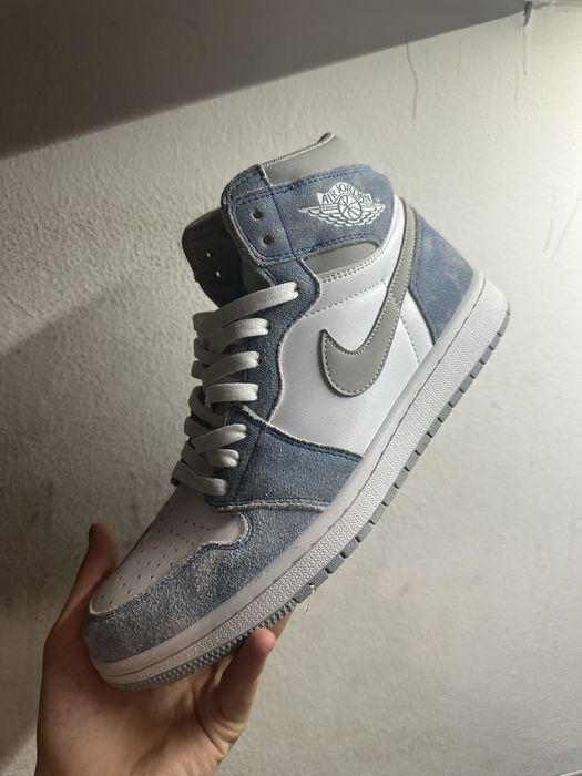 Jordan 1 hyper royal 44