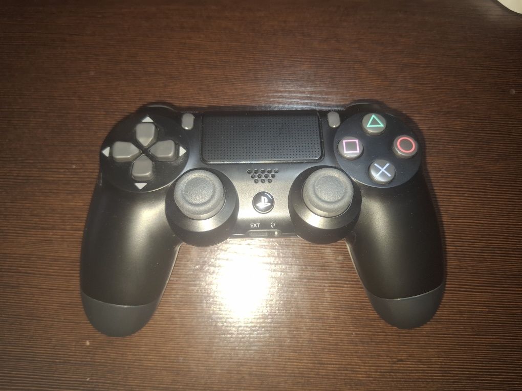 PS4 Pro 1TB +НОВ джойстик в ГАРАНЦИЯ