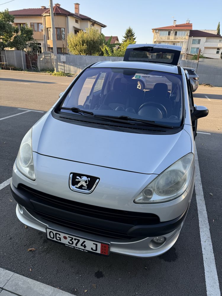 Peugeot 1007 1.4i бензин