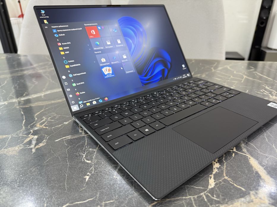 Dell XPS 9300 Premium ultrabook. Core i5-10th/ 8GB/ 256GB SSD