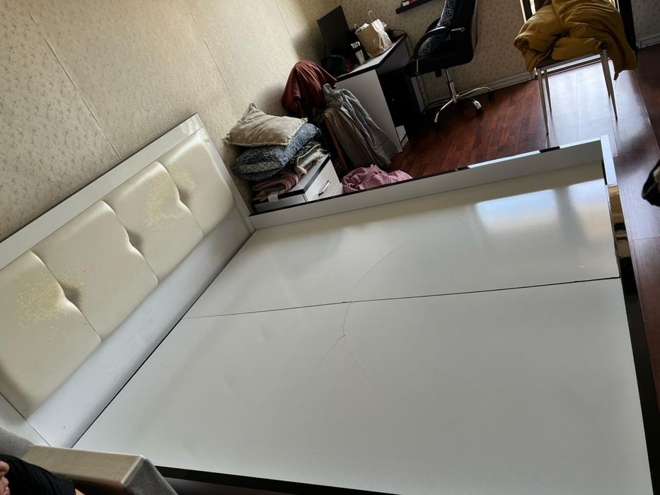 Двухспальная кровать