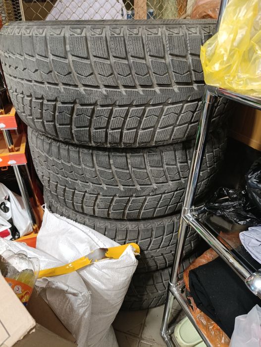 Продам комплект зимней резины