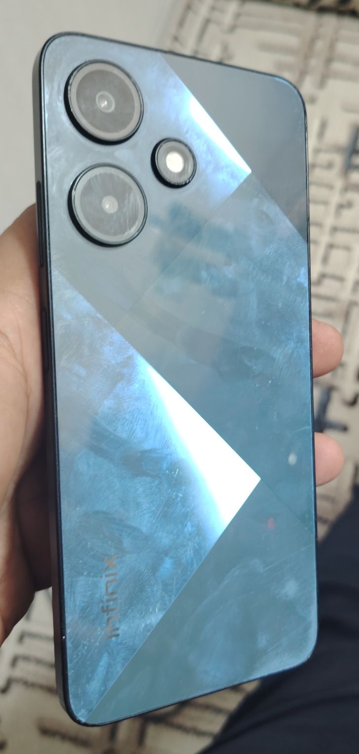 Infinix Hot 30i, xotirasi 128GB, operativka 4GB, BAT 5000 mah