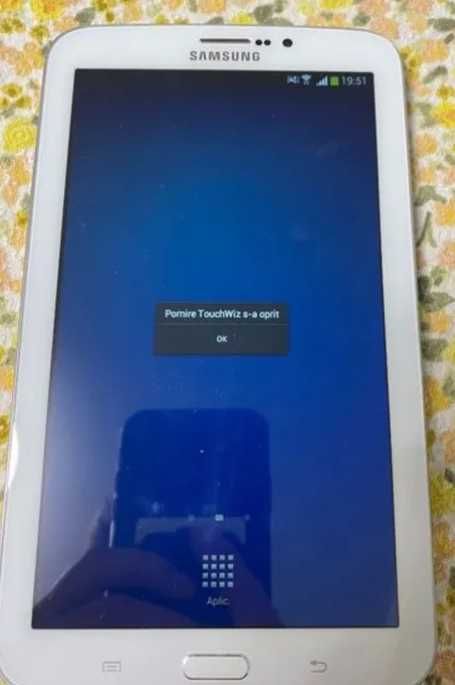 Tableta Samsung Galaxy Tab 3 SM-T211 (alba) + husa si card 4gb cadou