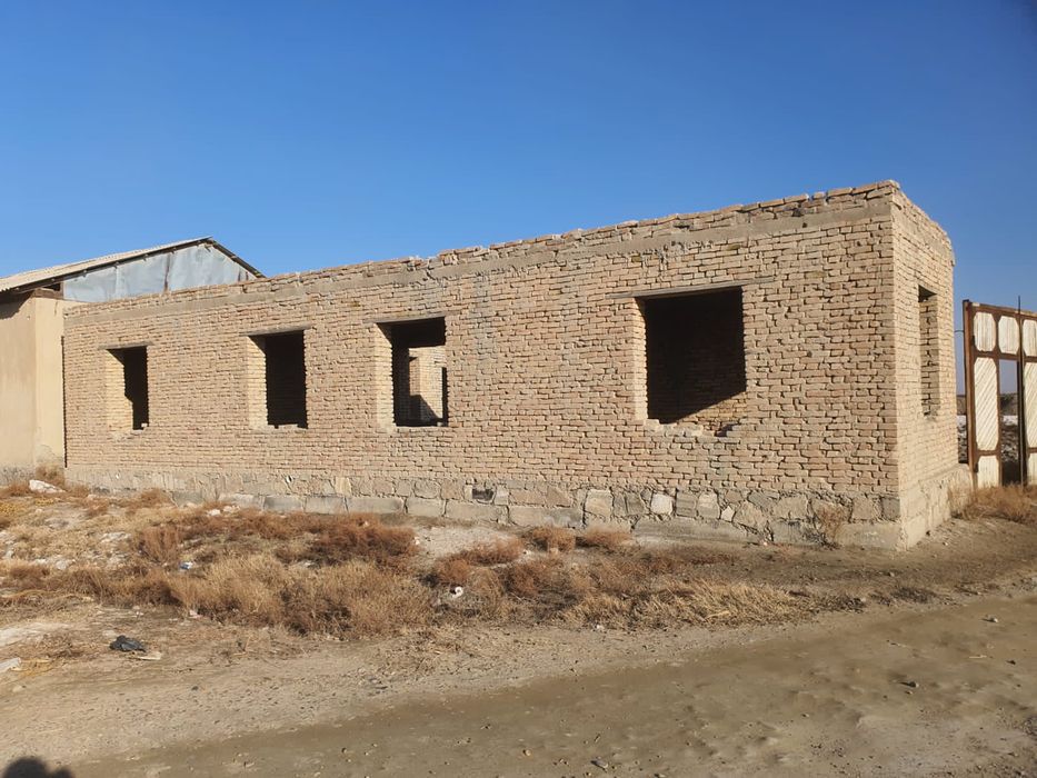 Uchastka yangi trassa yoqasida