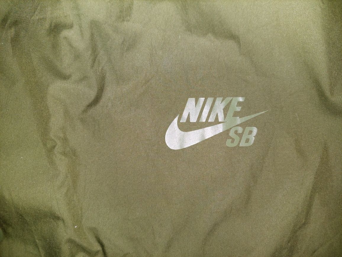Nike горнище L размер.