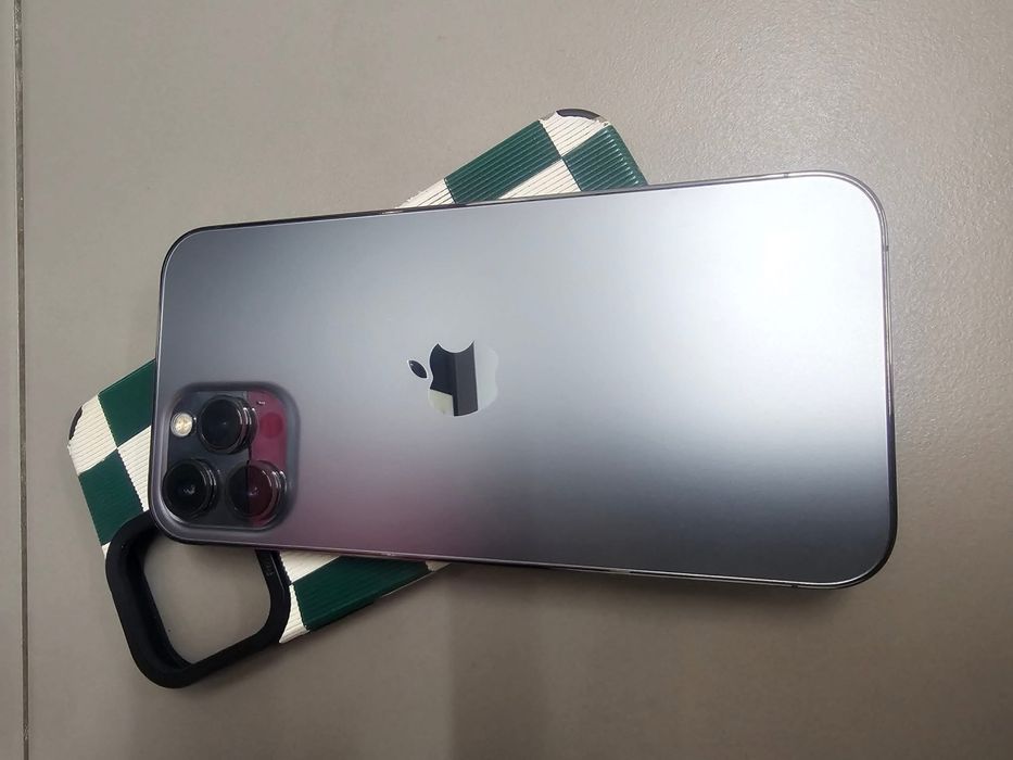 iPhone 12 PRO MAX cu 93 % Bateria