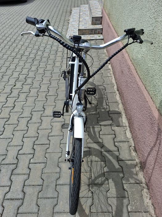 Bicicleta electrica cu acceleratie, roti 26,baterie NOUA