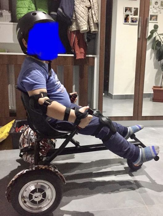 Vând echipament complect copiii howerboard