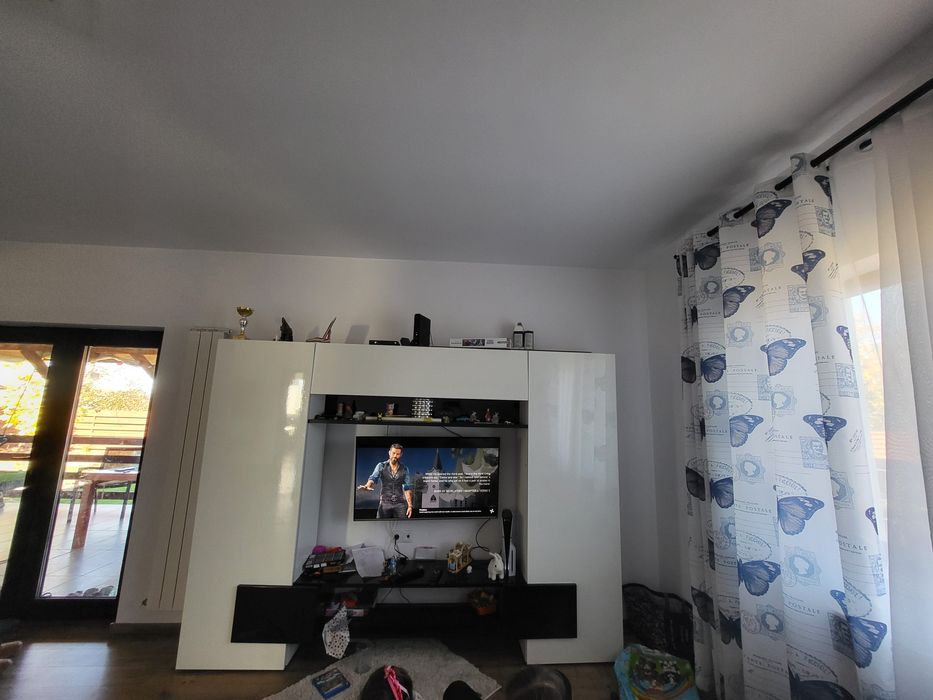 Biblioteca mobexpert in stare buna, fara defecte