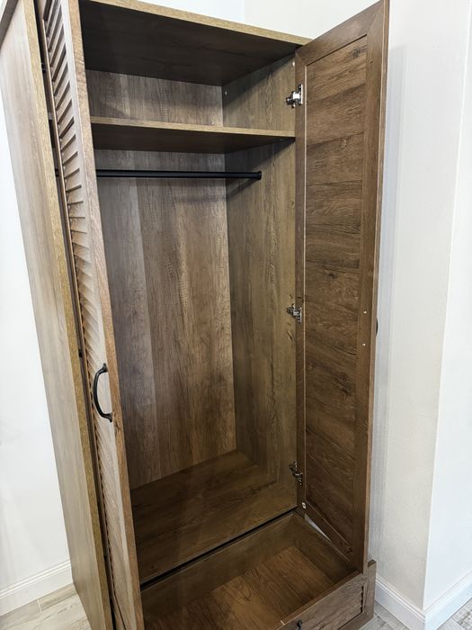 Vand dulap haine nou