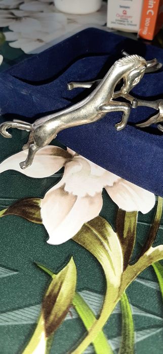 Месингова рамка за снимка ,коне пост.за  ножове,рози комплект