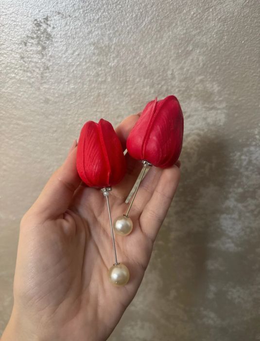 Brosa tip lalea handmade