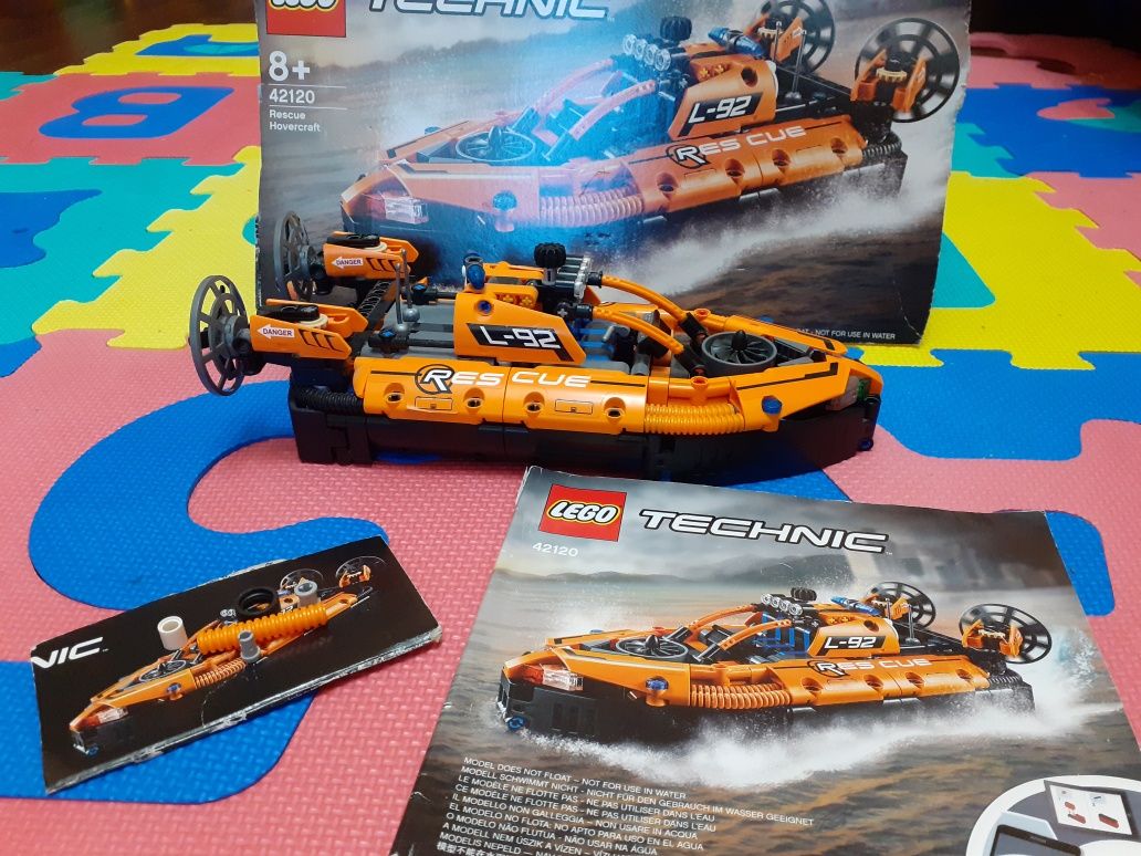 LEGO TEHNIC 2 in 1,  Aeroglisor de salvare, 42120, 457 piese, 8 ani+
