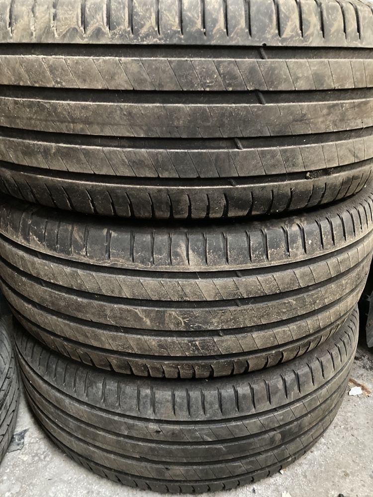 Продавам 3 гуми с джанти 265/50 r 20 INFINITI