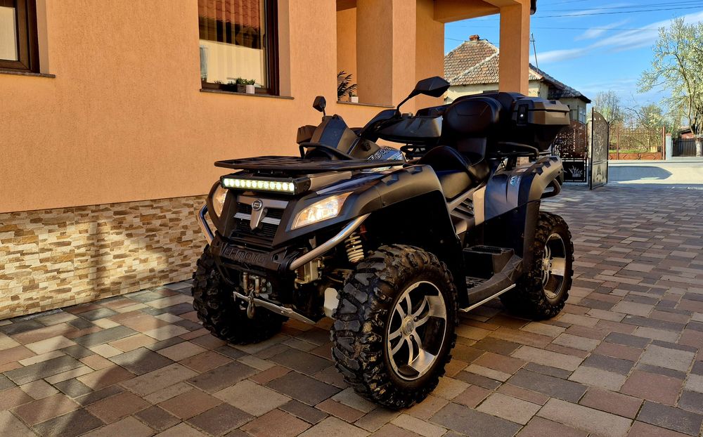 ATV CF moto 800 4x4