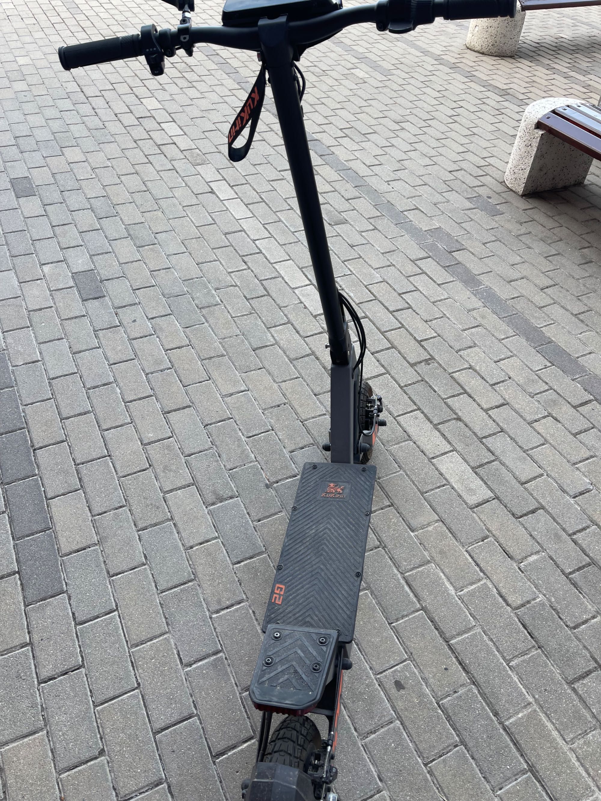 Продава се електрическа тротинетка Kugoo Kirin G2