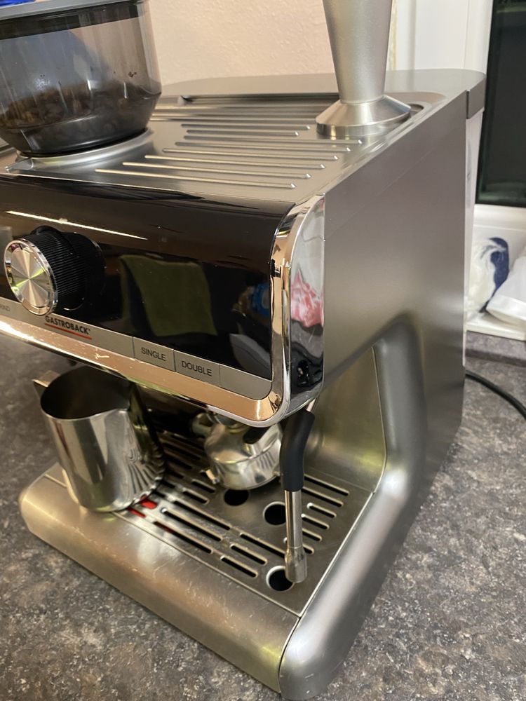 Продавам професионална кафемашина Gastroback ESPRESSO BARISTA PRO