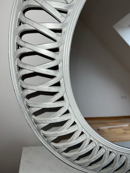 Кръгло огледало в сребрист цвят, 70 см