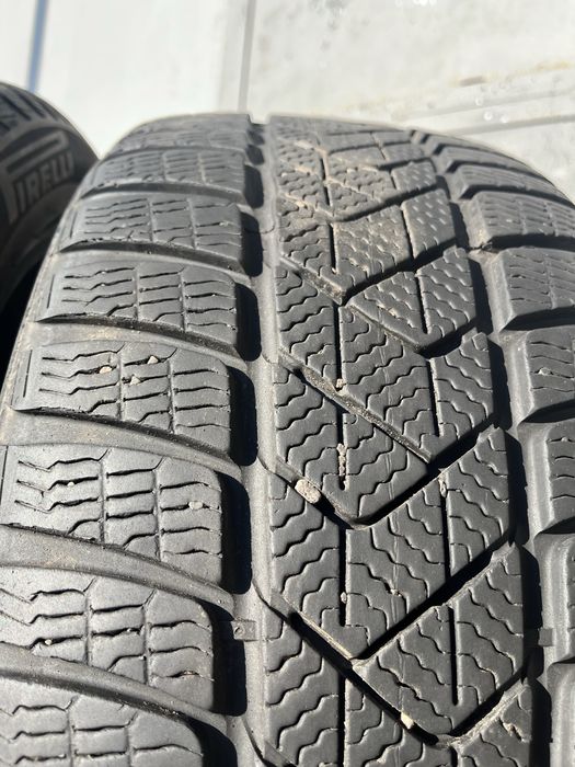 2 бр. зимни гуми 225/45/17 Pirelli DOT 3218 6 mm