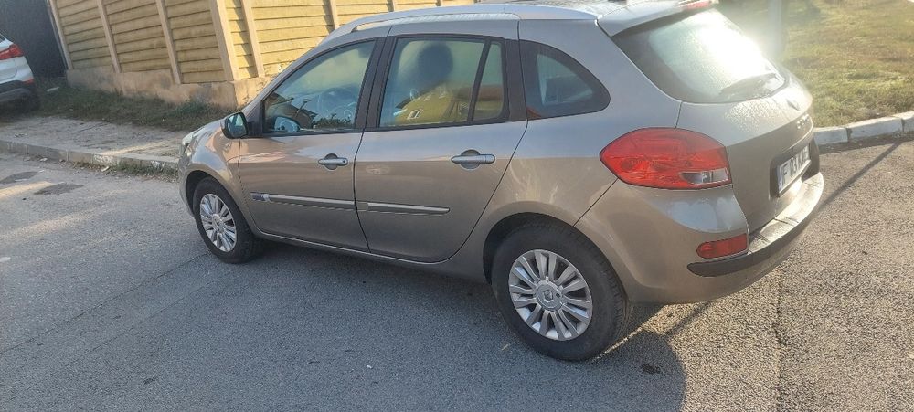 Clio 3 grandtour 2012