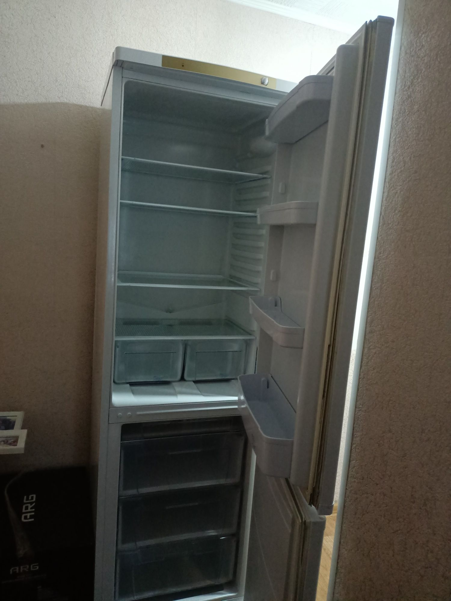 Продаётся холодильник