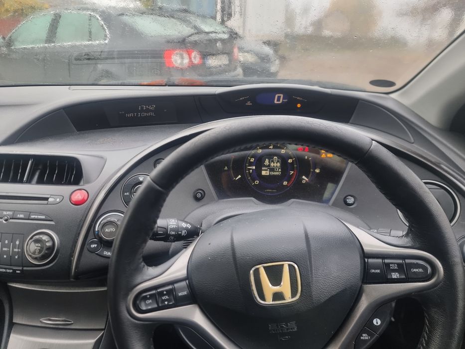 Dezmembrez Honda civic 1.8 i-vtec 2010