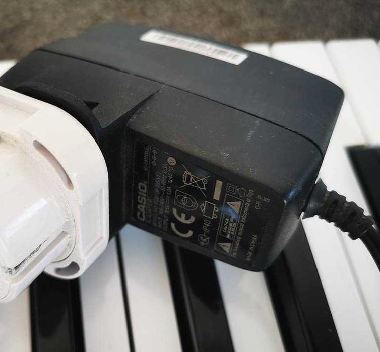 синтезатор клавир CASIO CTK-1550 пиано с 5 октави и плътни клавиши